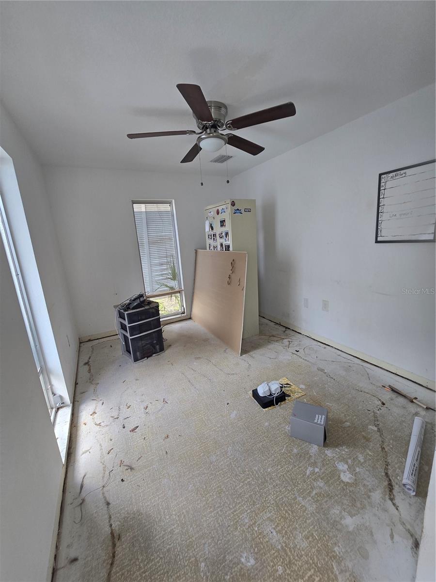 908 GRAND CENTRAL ST — photo 3