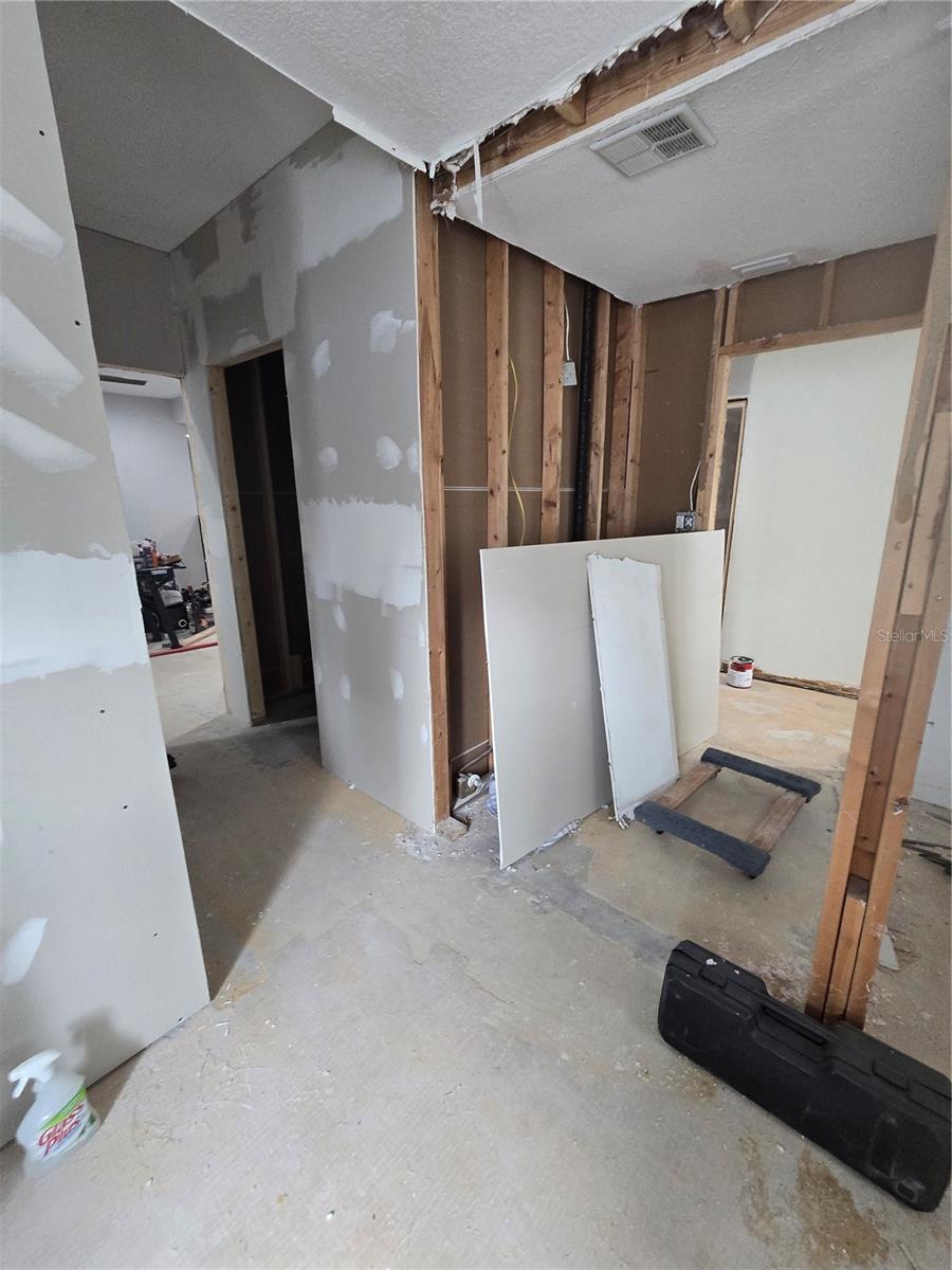 908 GRAND CENTRAL ST — photo 7