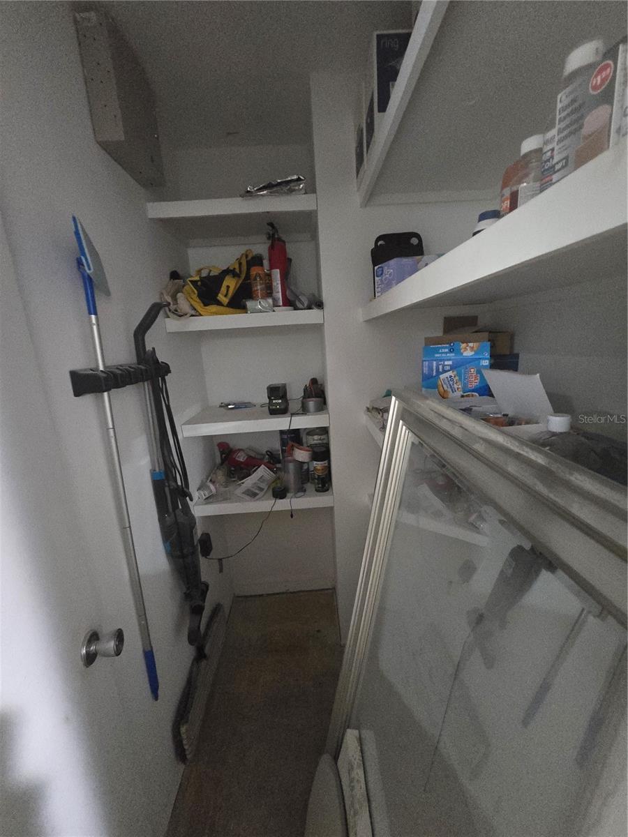 908 GRAND CENTRAL ST — photo 21