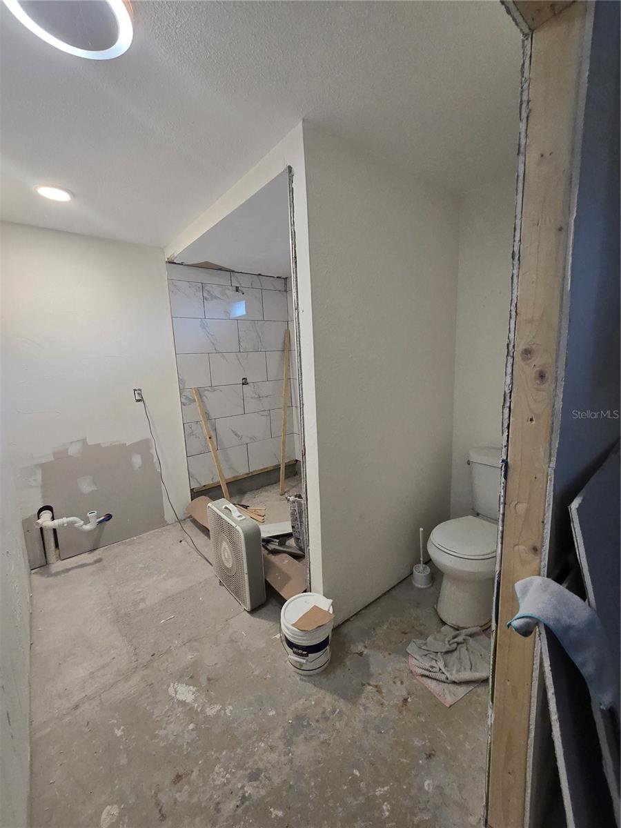 908 GRAND CENTRAL ST — photo 8