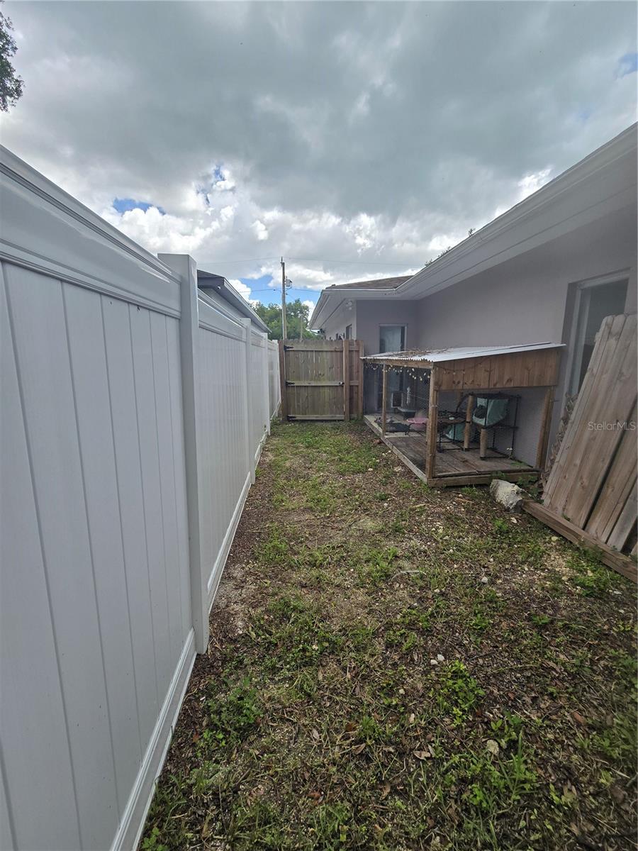 908 GRAND CENTRAL ST — photo 30