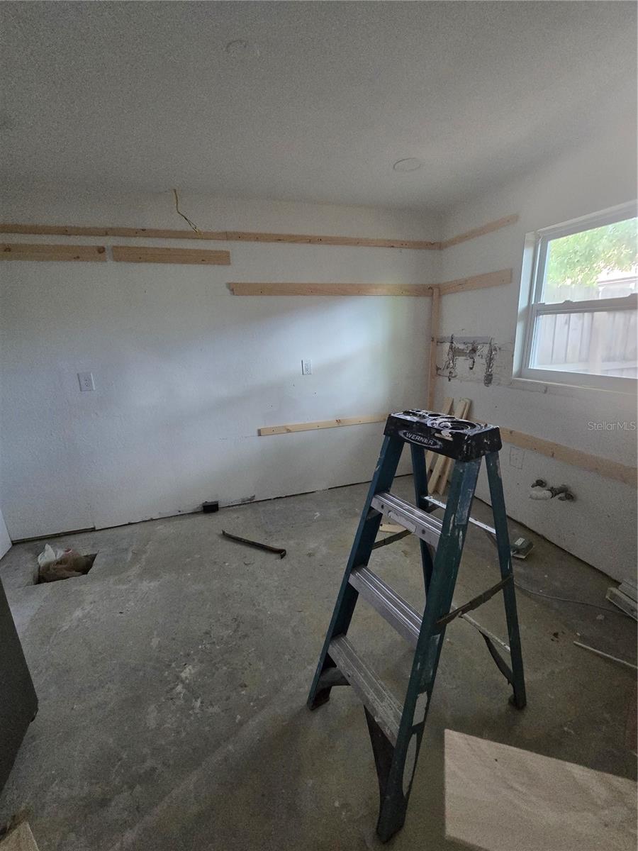 908 GRAND CENTRAL ST — photo 13