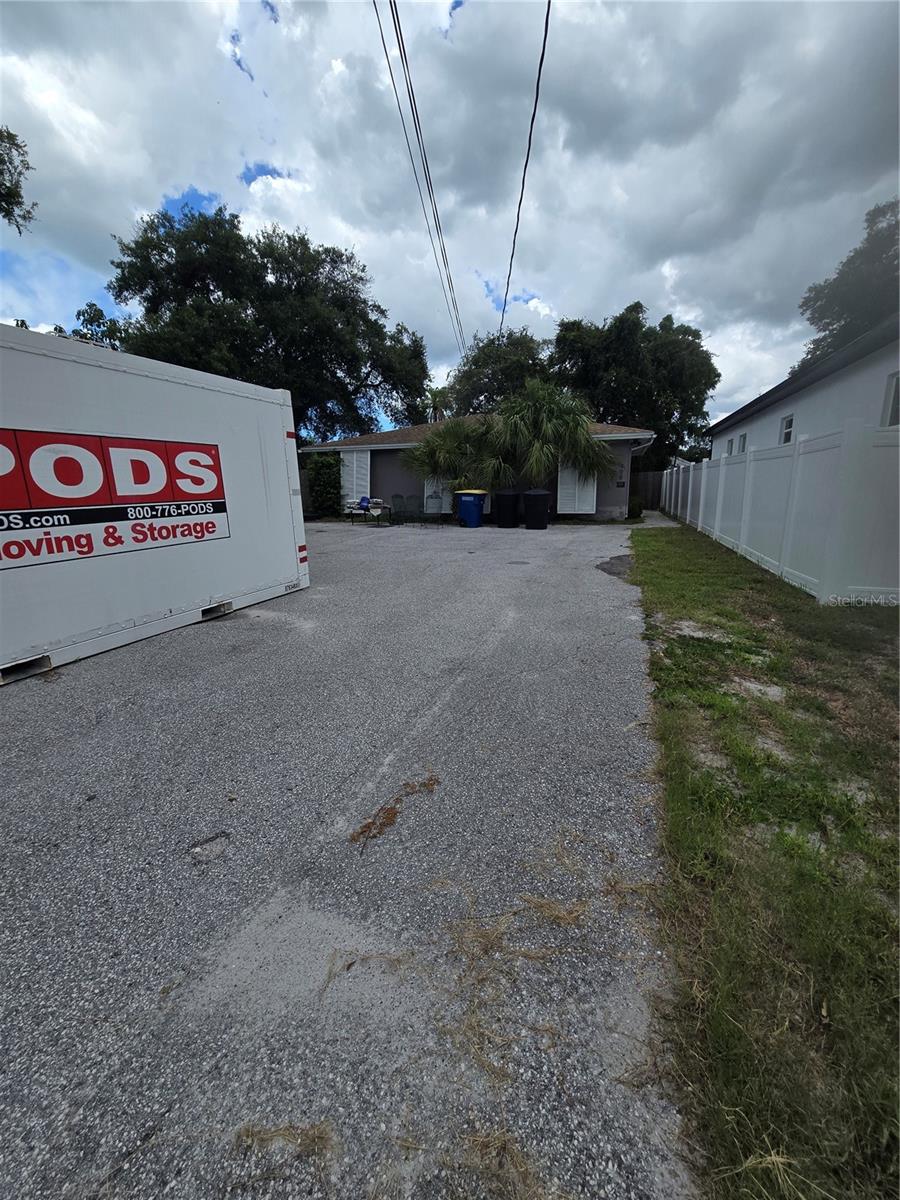 908 GRAND CENTRAL ST — photo 36