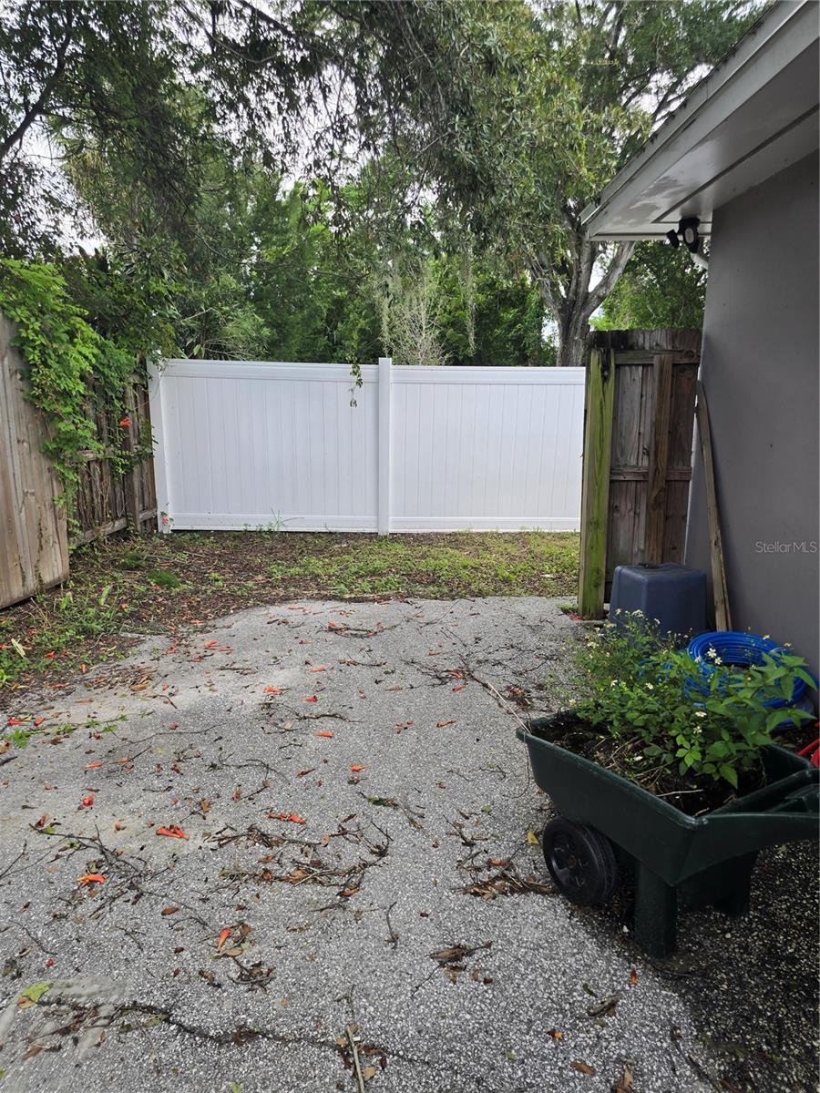 908 GRAND CENTRAL ST — photo 22