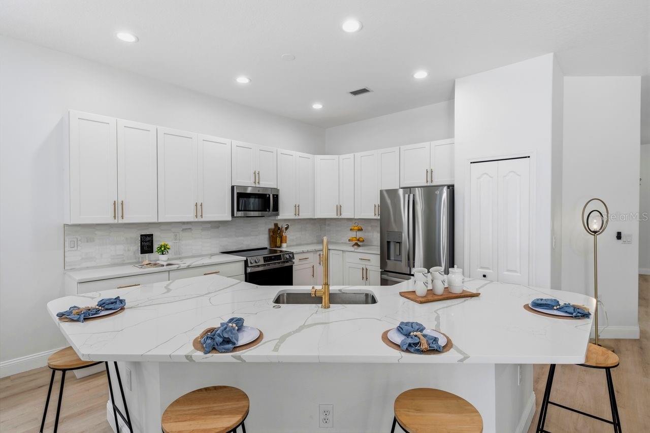 6011 CHAPARRAL AVE — photo 8