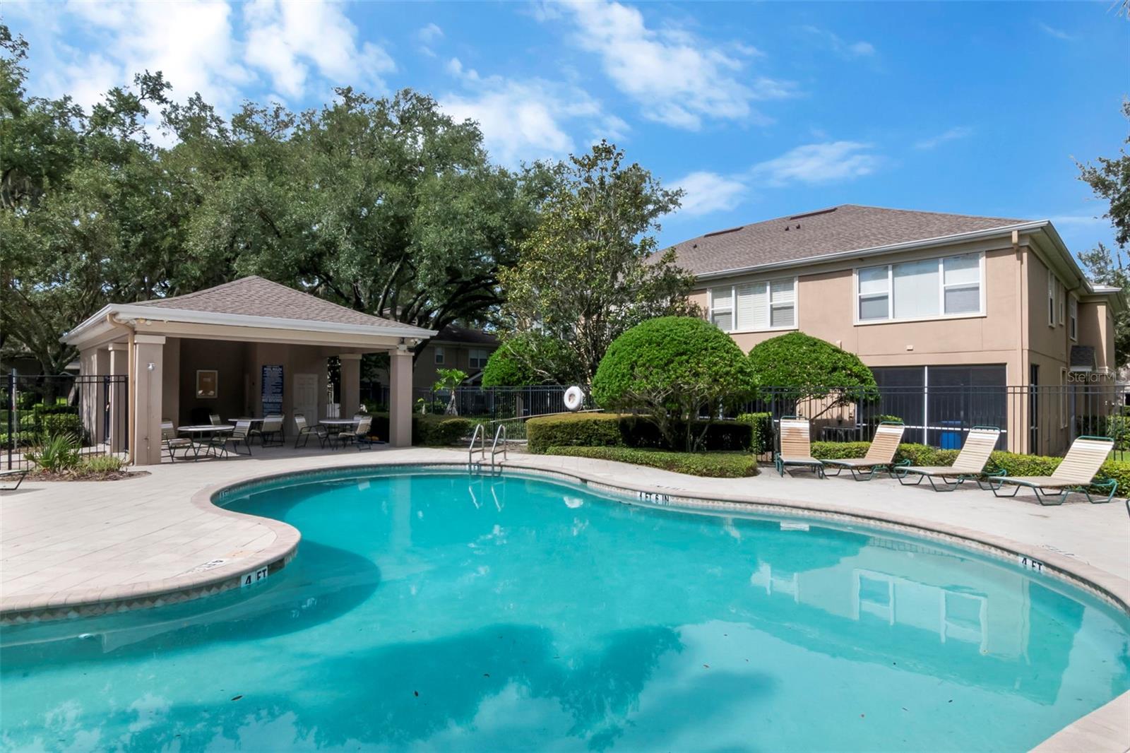 4111 BISMARCK PALM DR — photo 32