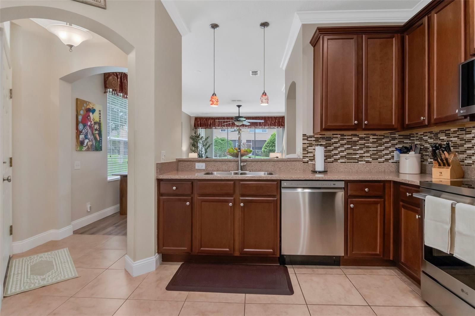 4111 BISMARCK PALM DR — photo 10