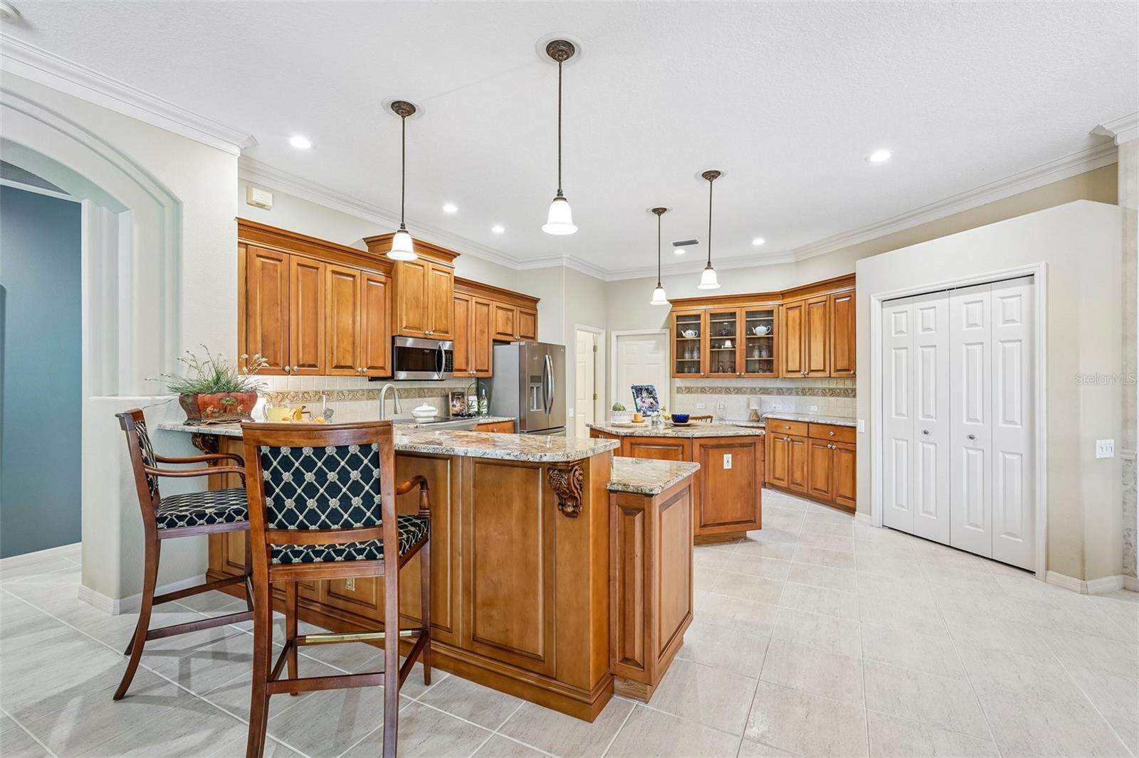 403 LANSBROOK DR — photo 13