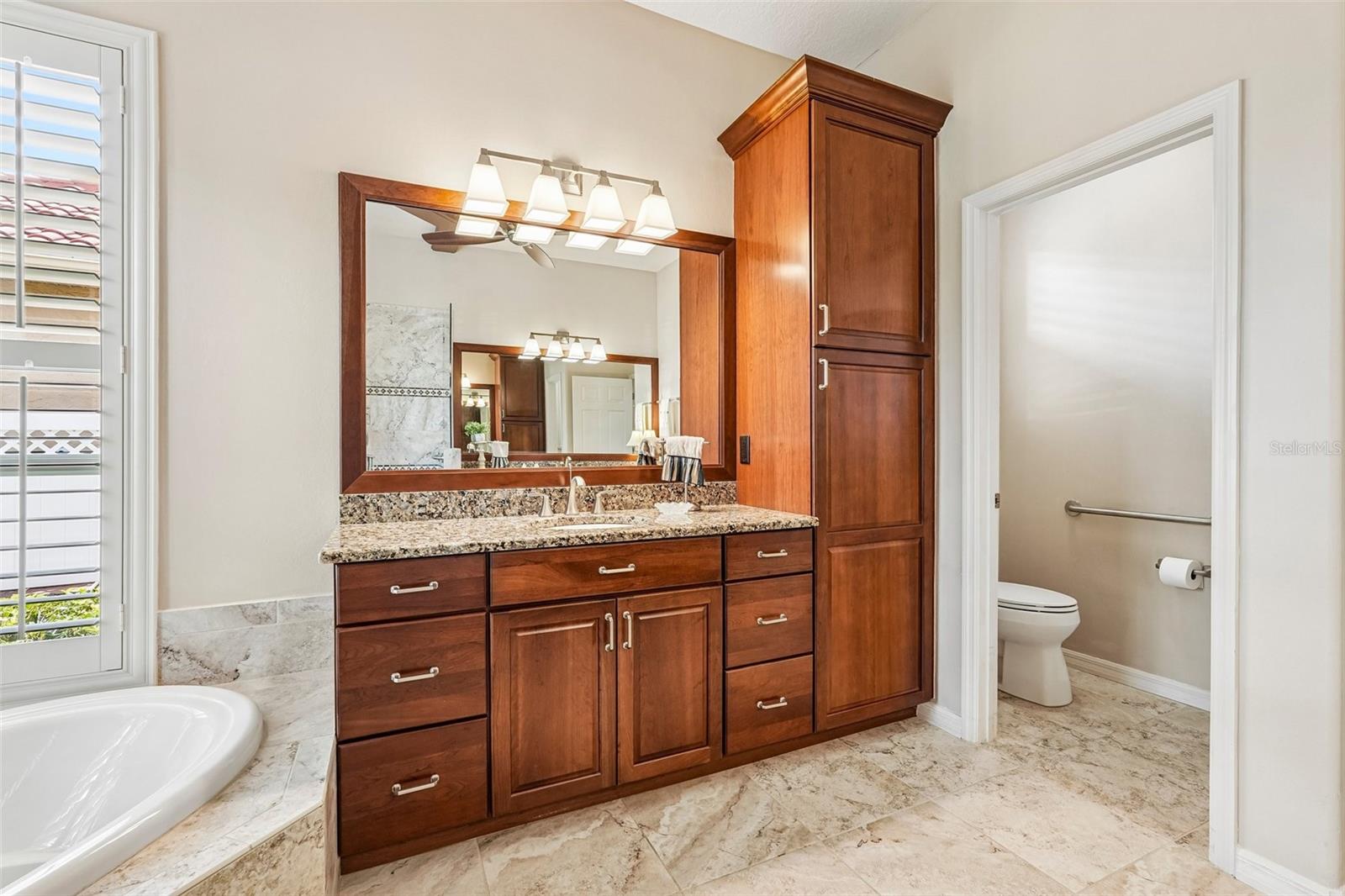 403 LANSBROOK DR — photo 32