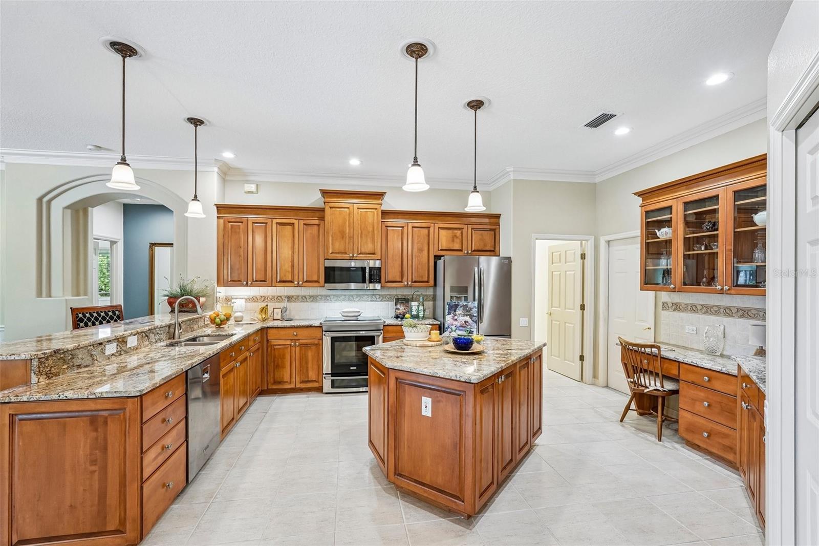 403 LANSBROOK DR — photo 16