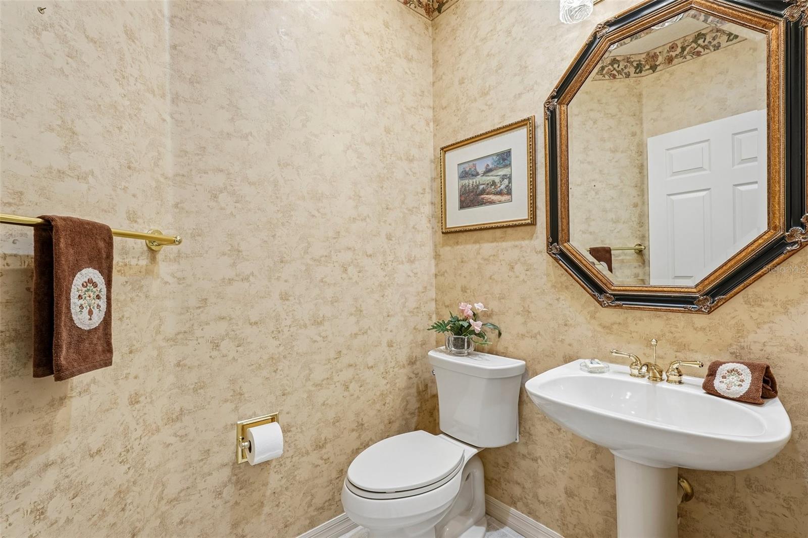 403 LANSBROOK DR — photo 21