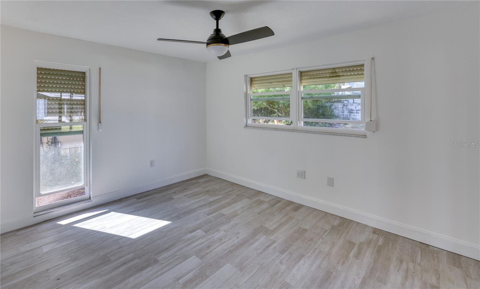 4318 GREAT LAKES DR N — photo 12