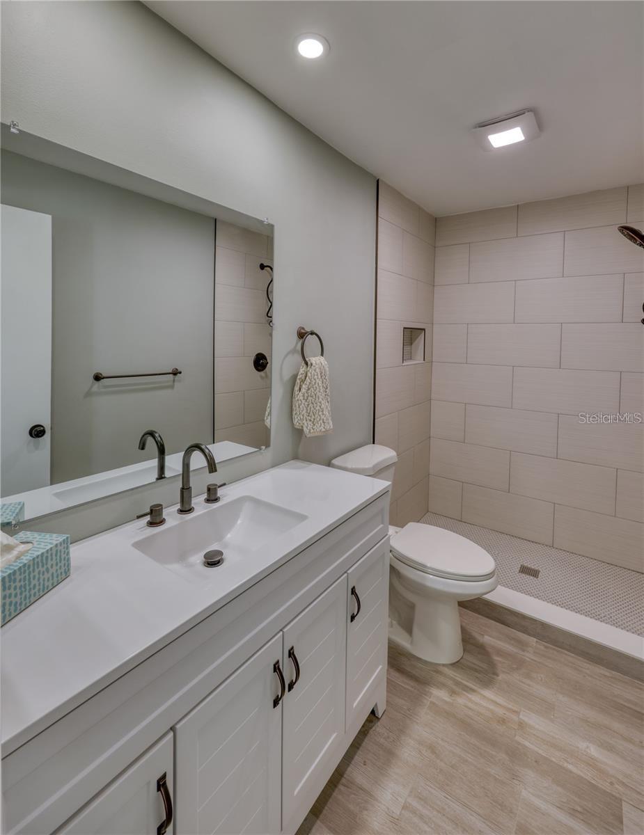 4318 GREAT LAKES DR N — photo 13