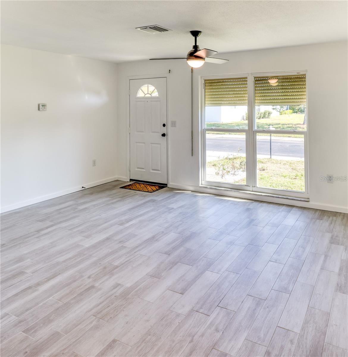 4318 GREAT LAKES DR N — photo 20