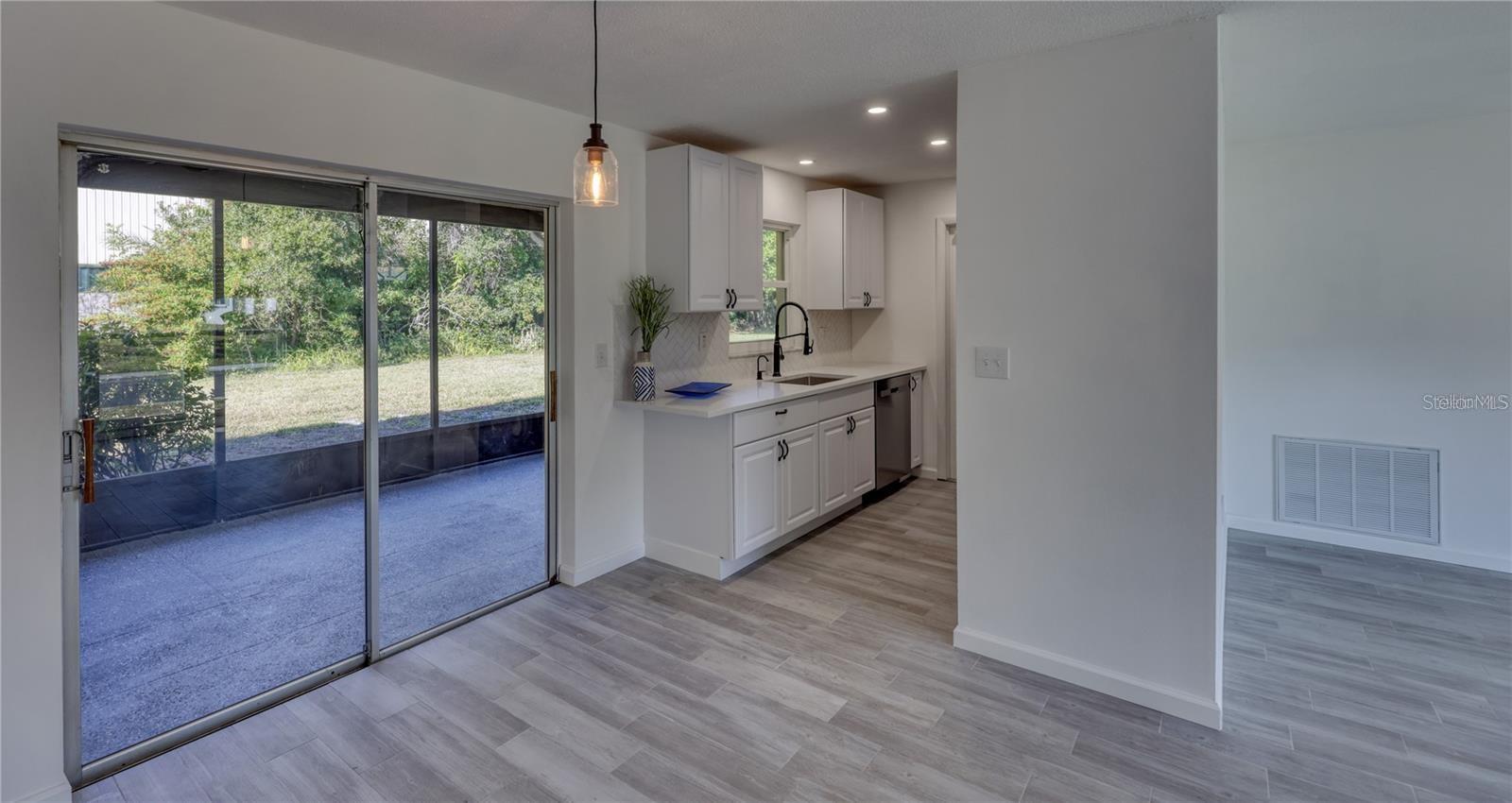 4318 GREAT LAKES DR N — photo 24