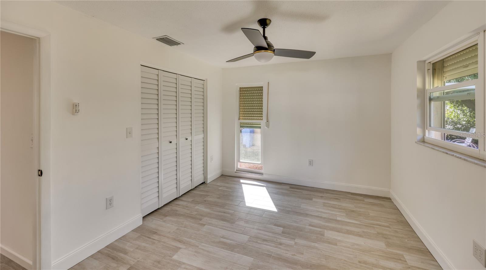 4318 GREAT LAKES DR N — photo 10