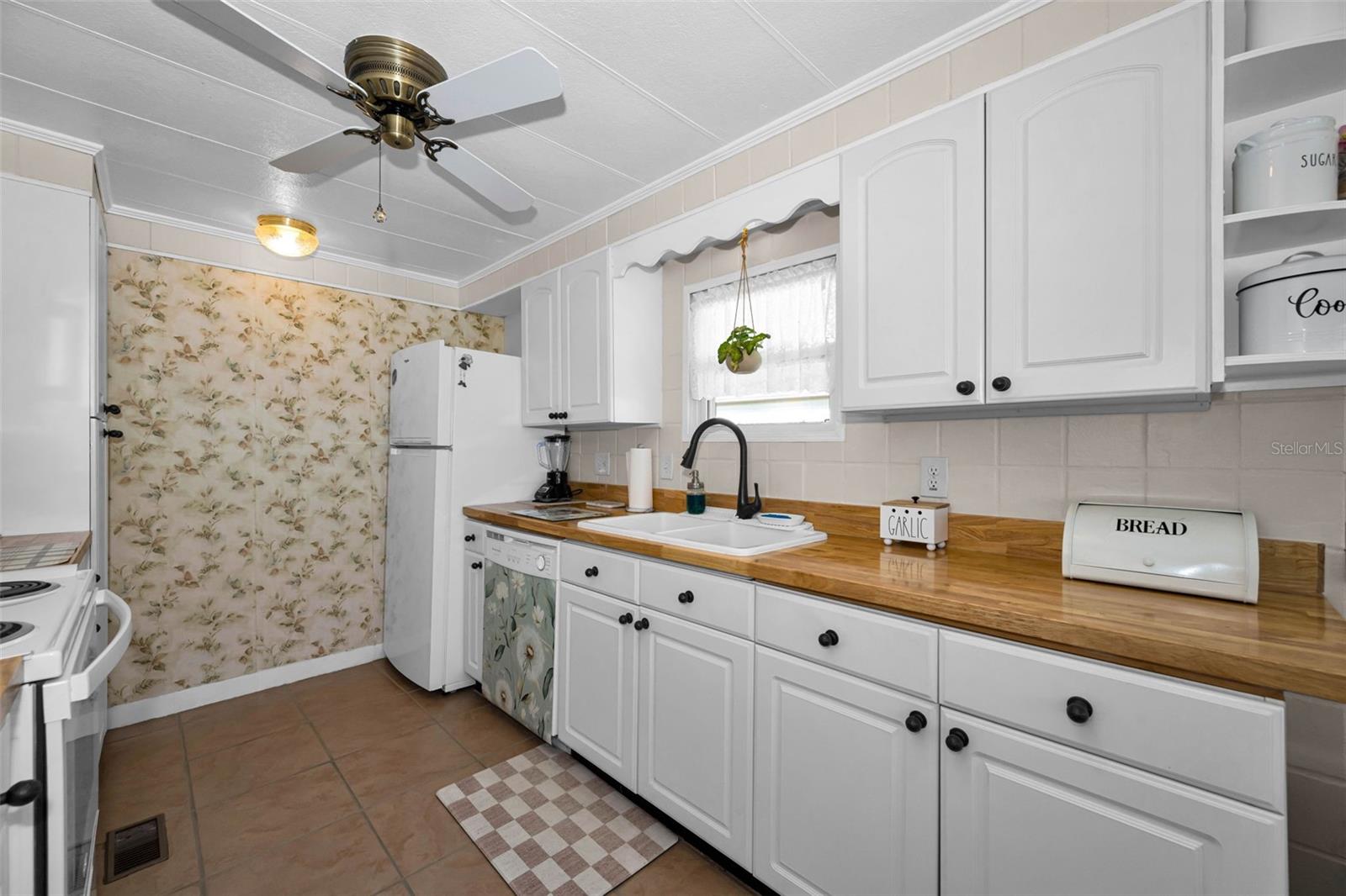 143 MELODY LN — photo 20