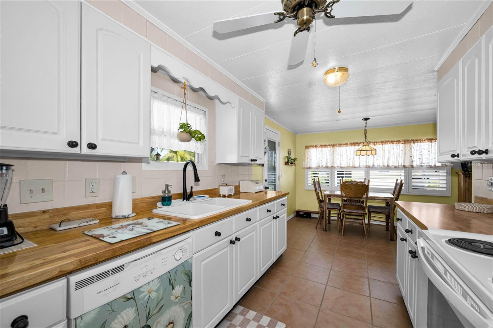 143 MELODY LN — photo 18