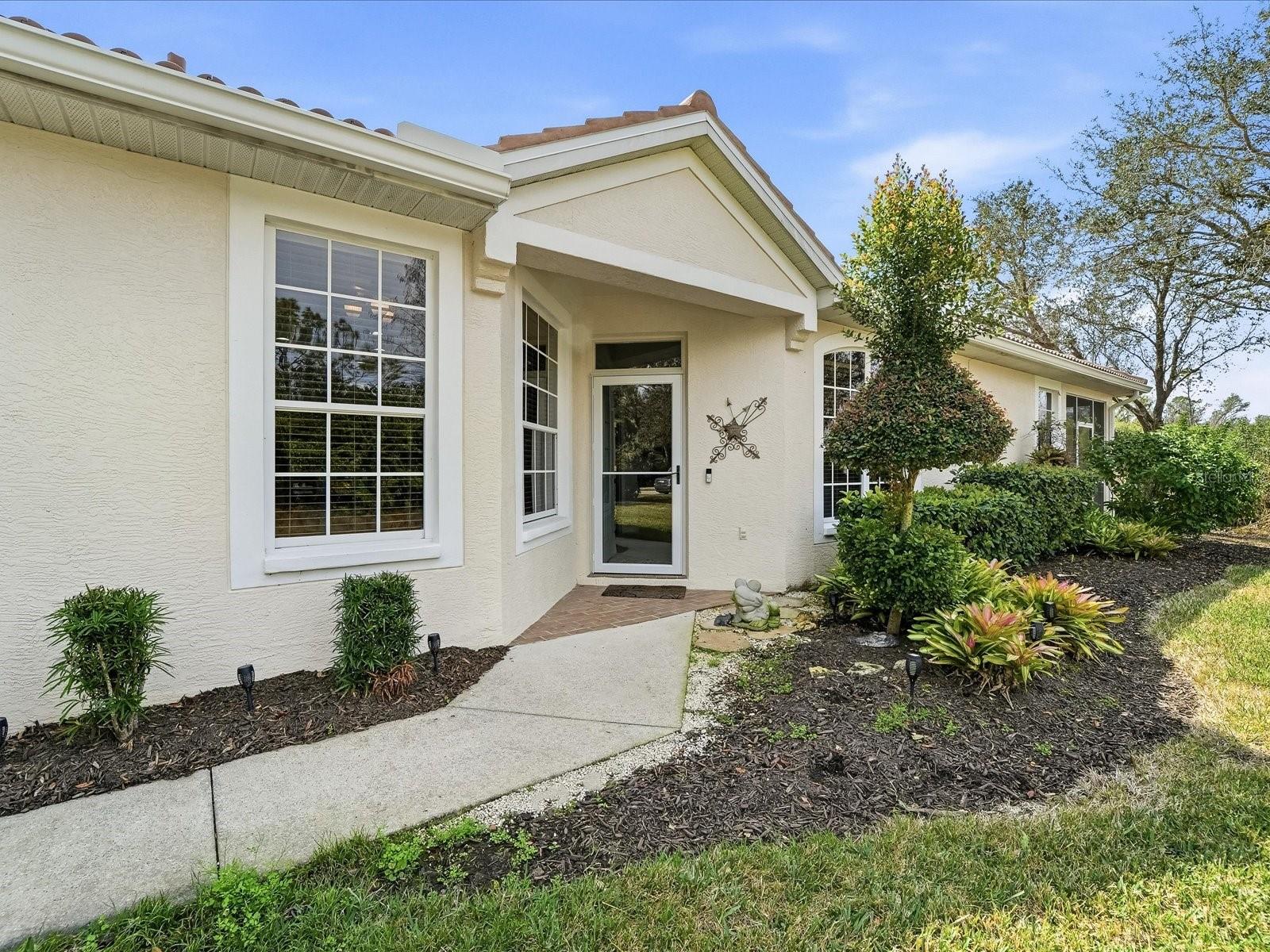 4693 WHISPERING OAKS DR — photo 5