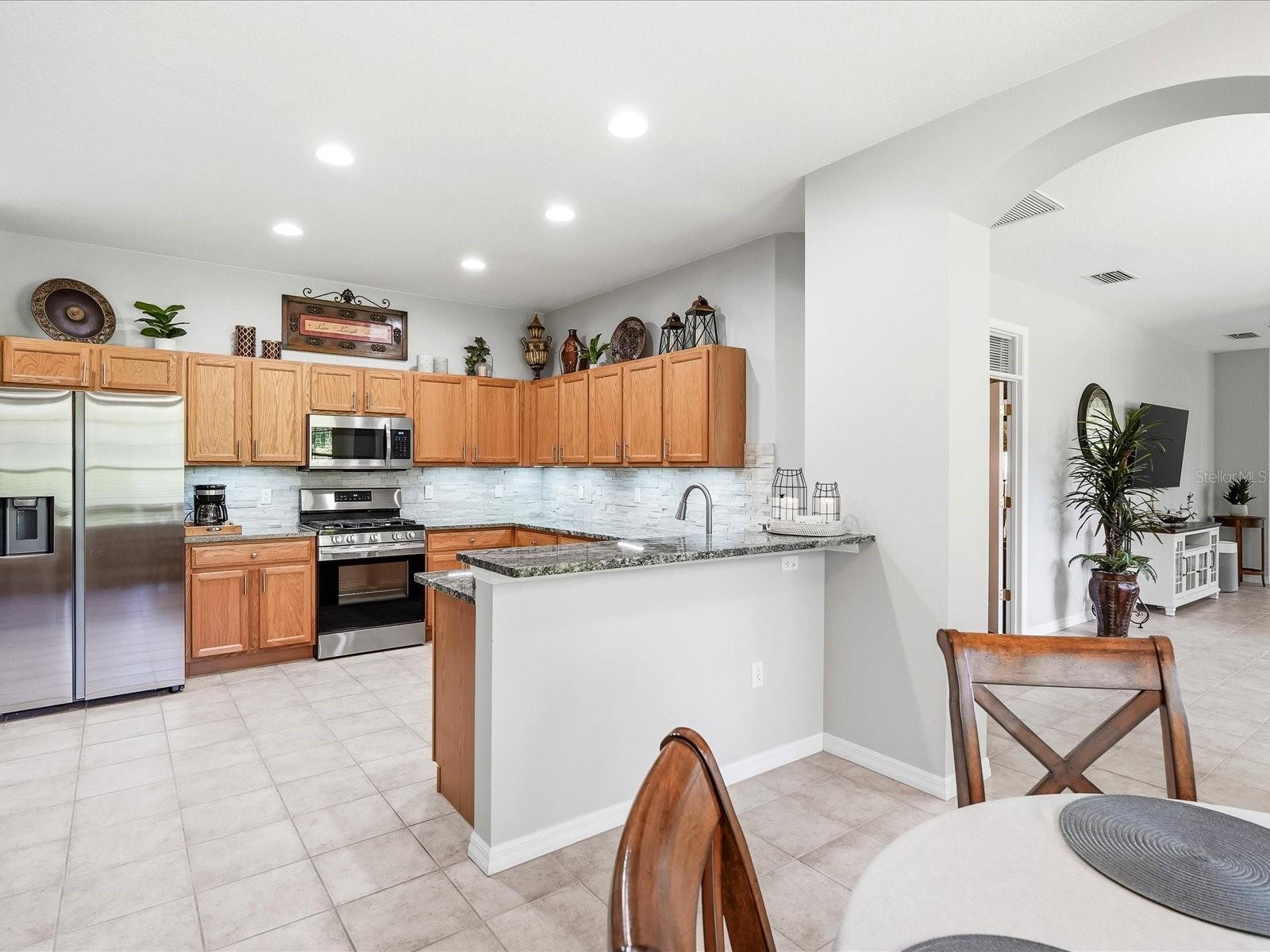 4693 WHISPERING OAKS DR — photo 16