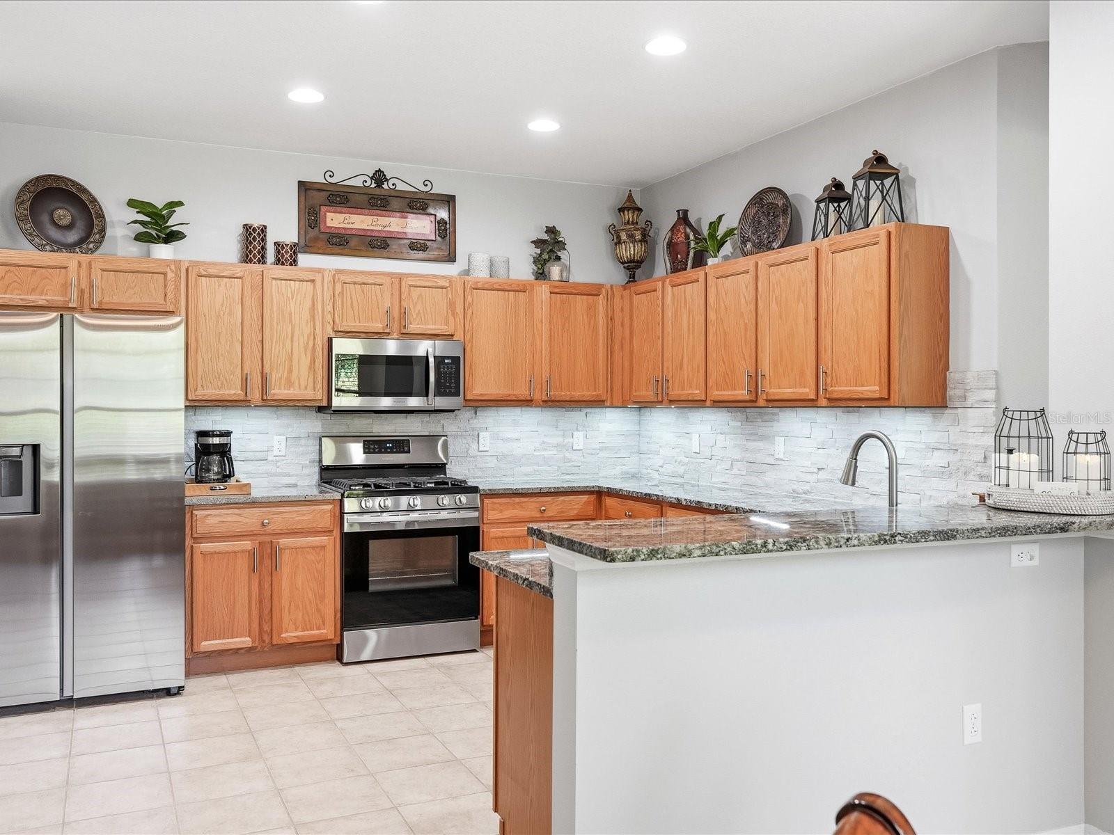 4693 WHISPERING OAKS DR — photo 17