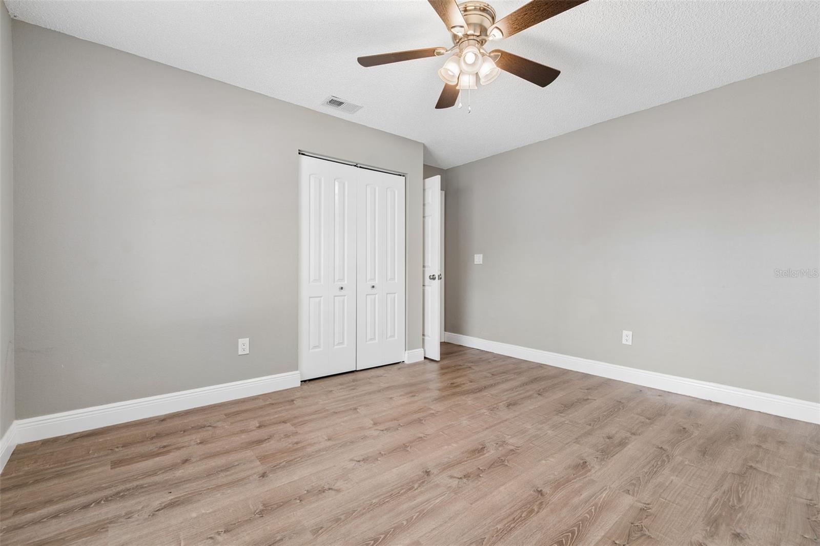 12914 LONGCREST DR — photo 38