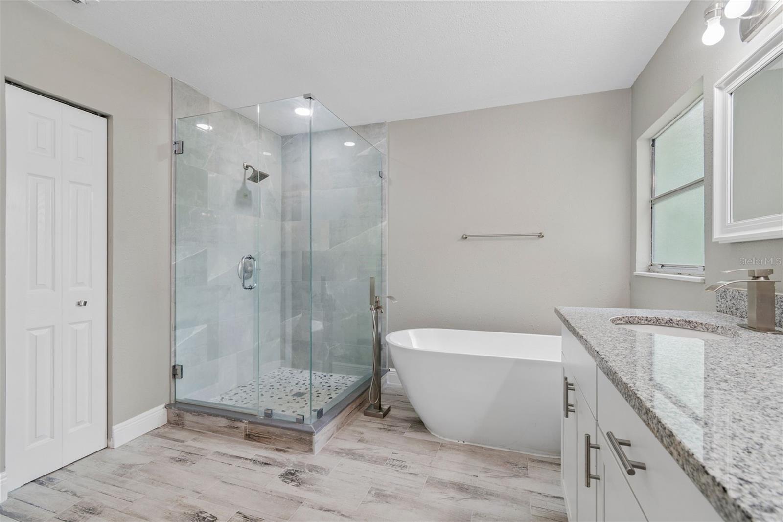 12914 LONGCREST DR — photo 52