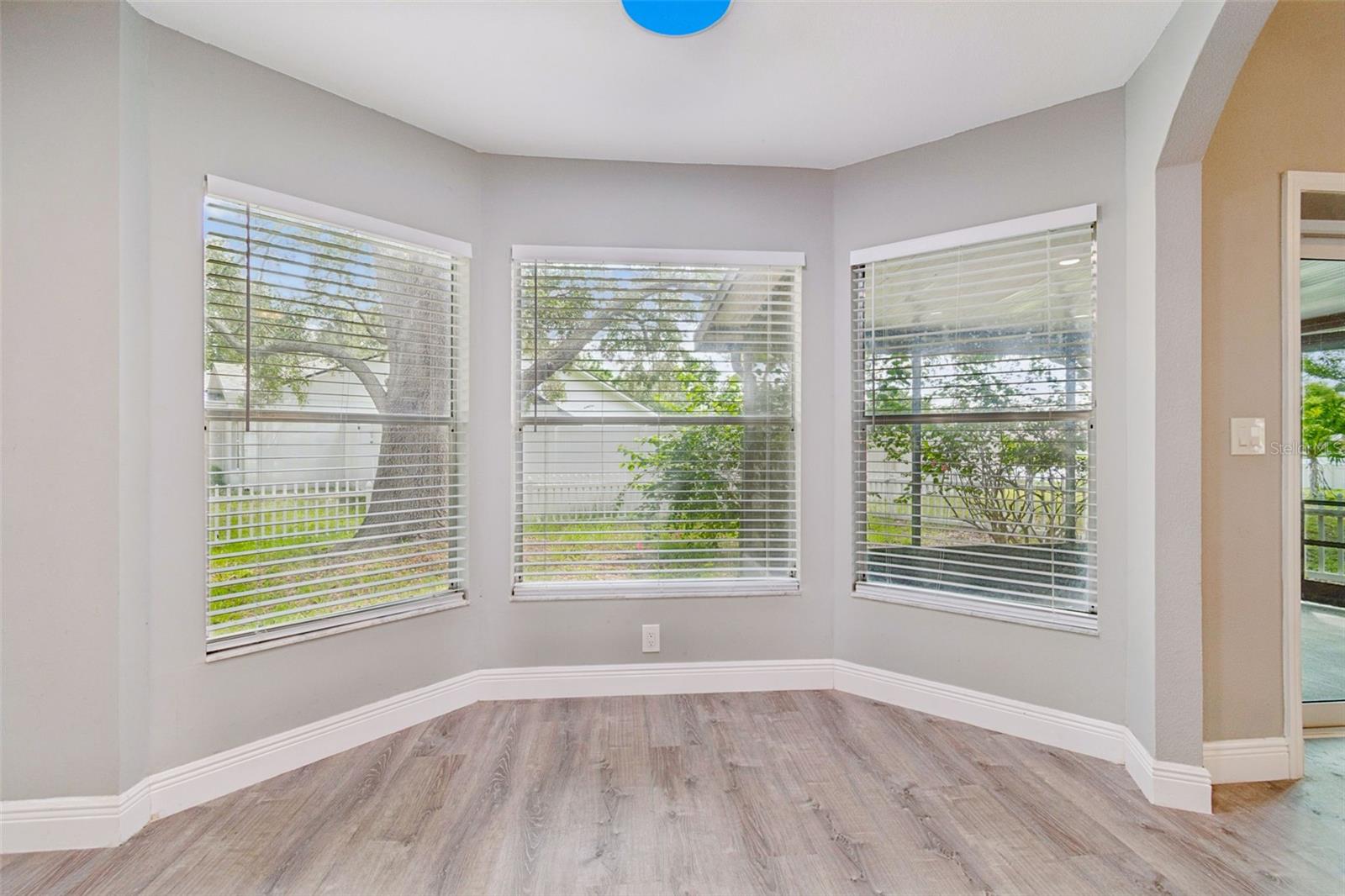 12914 LONGCREST DR — photo 14