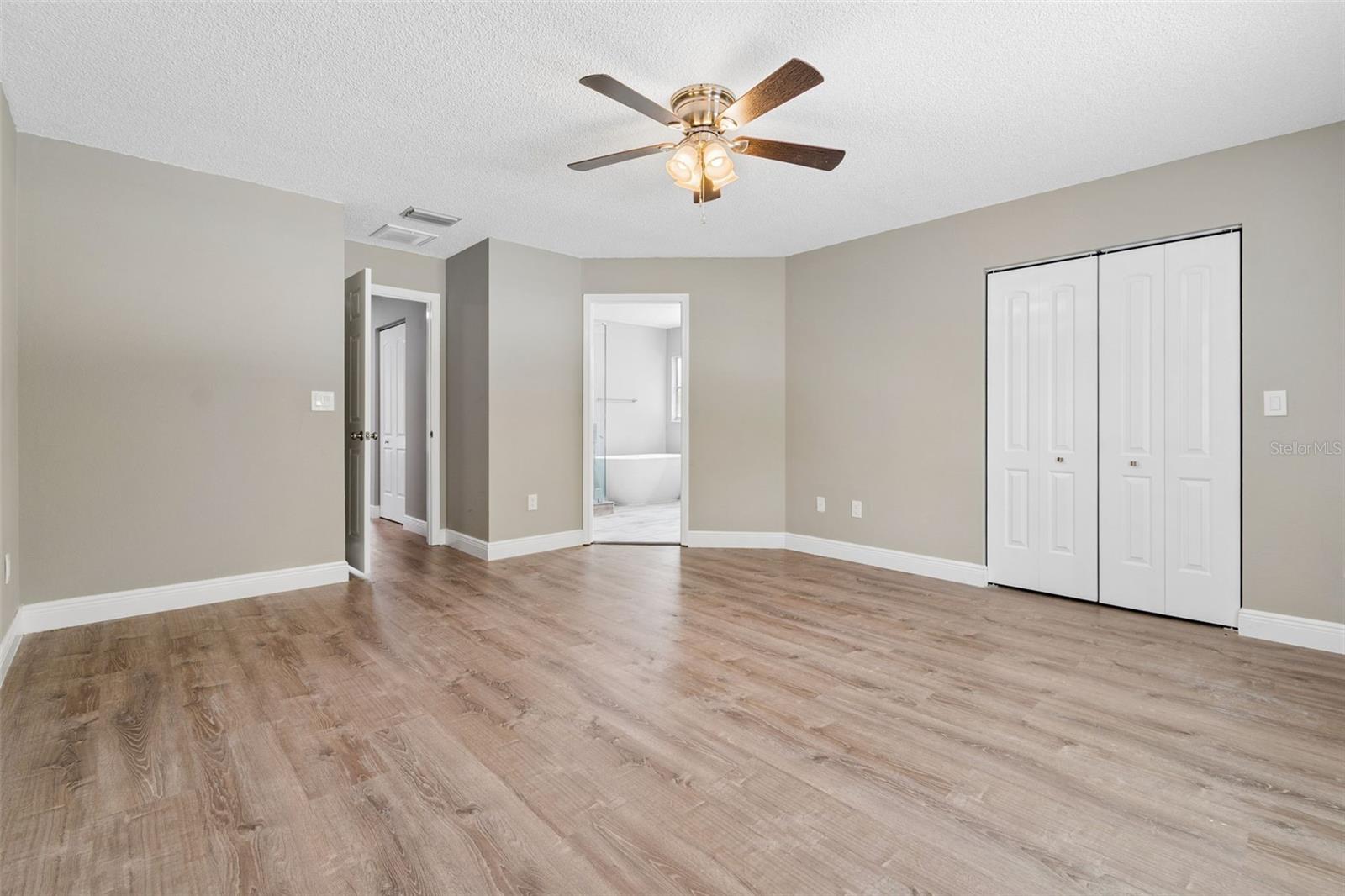 12914 LONGCREST DR — photo 45