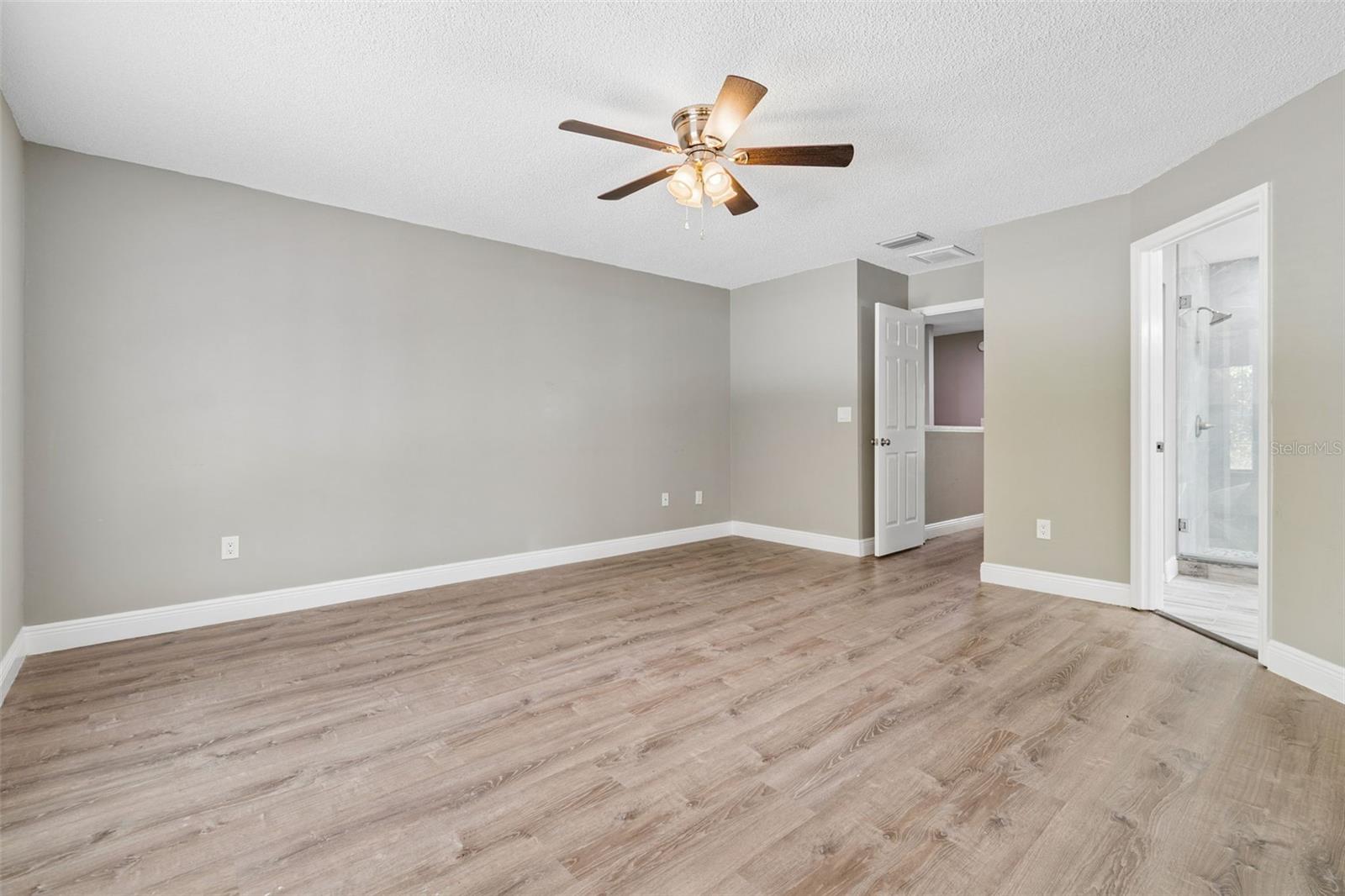 12914 LONGCREST DR — photo 17