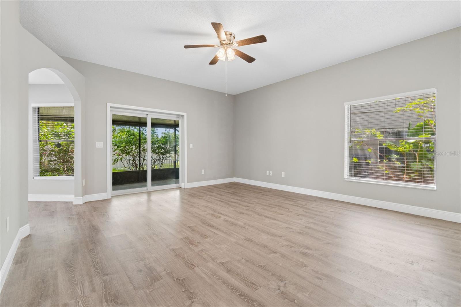 12914 LONGCREST DR — photo 30