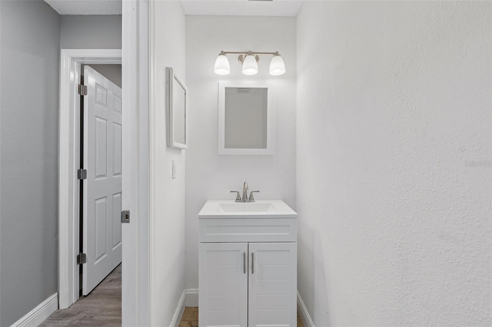 12914 LONGCREST DR — photo 32