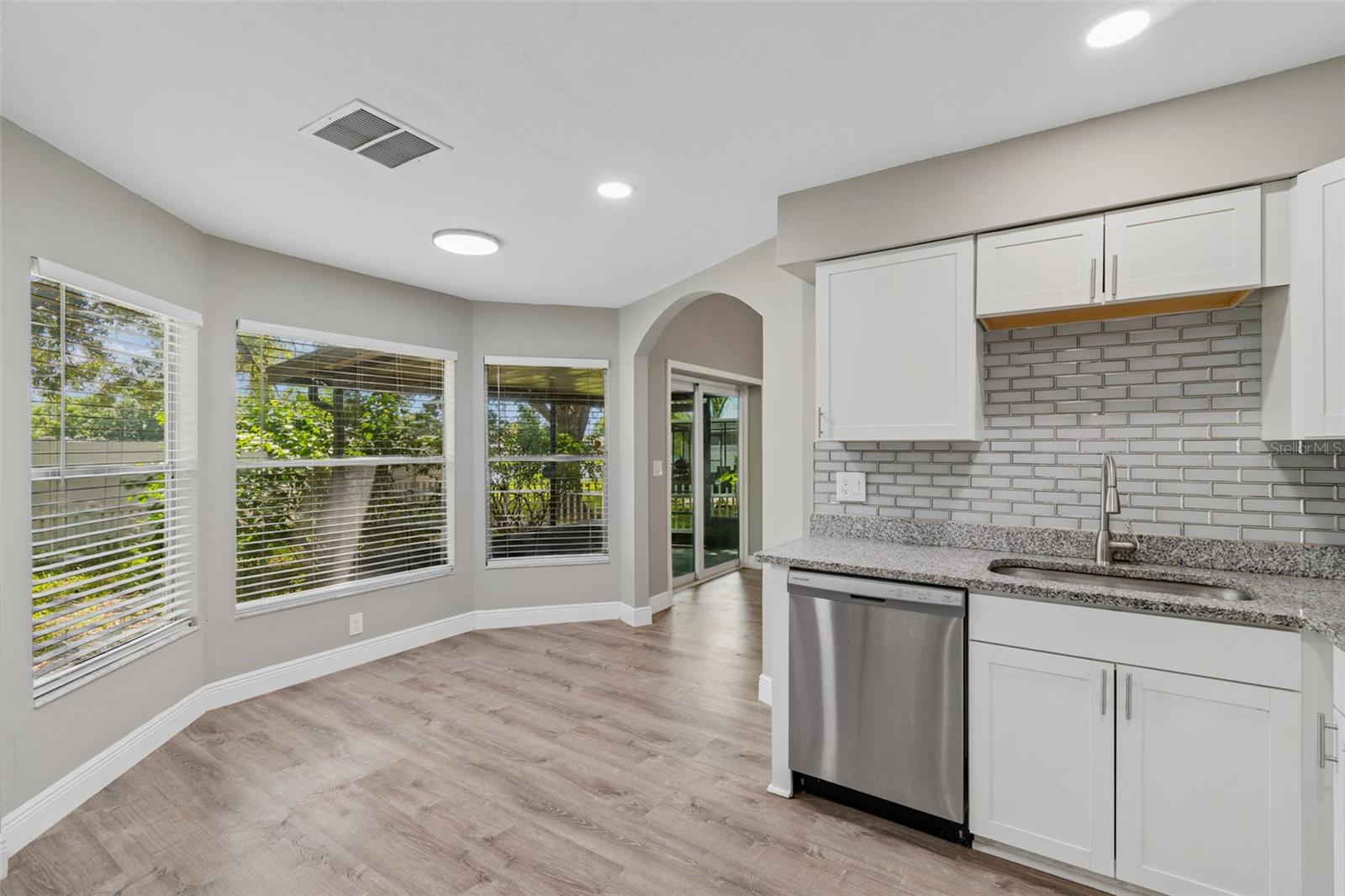 12914 LONGCREST DR — photo 23