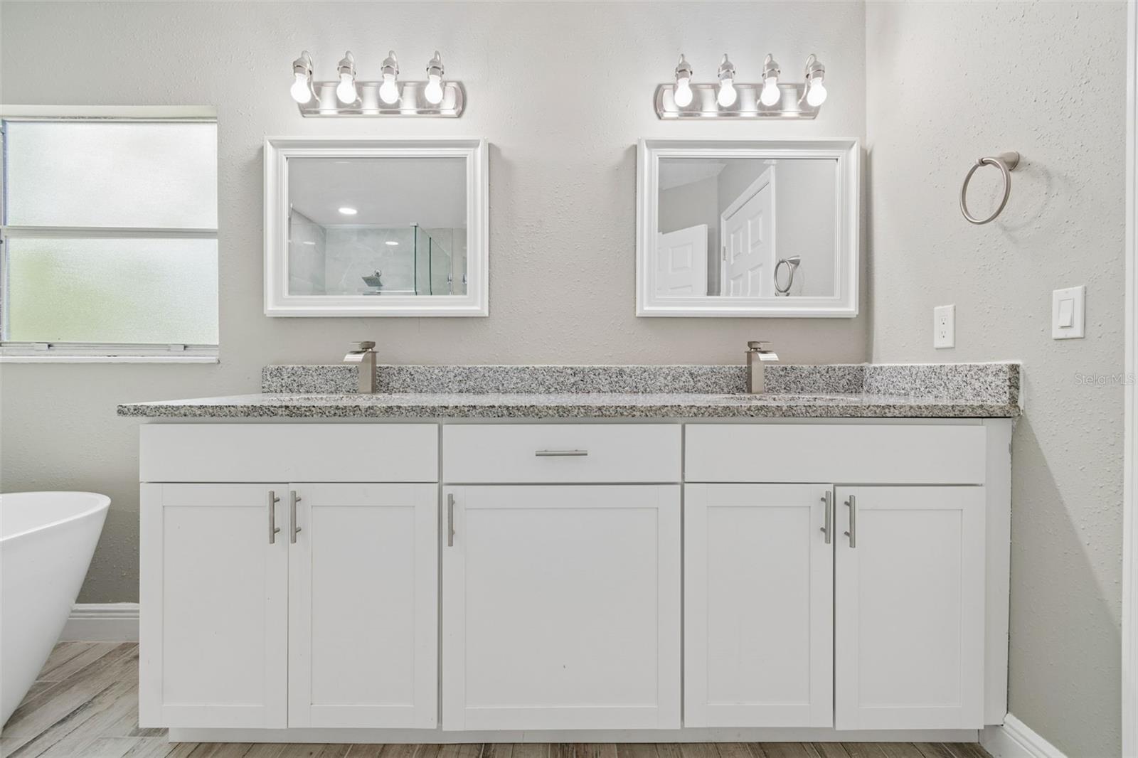 12914 LONGCREST DR — photo 49