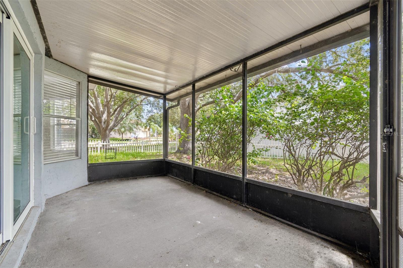 12914 LONGCREST DR — photo 18