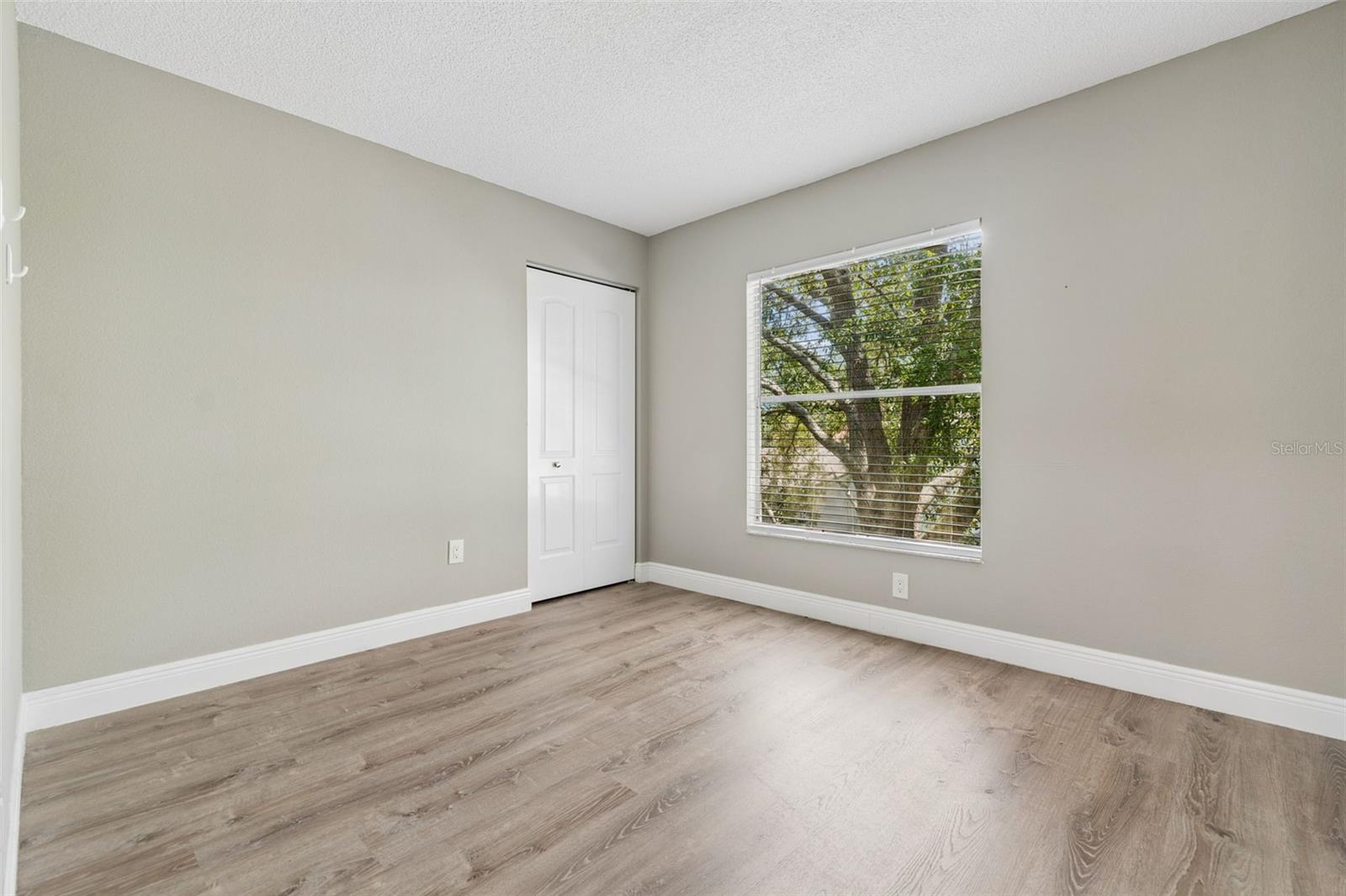 12914 LONGCREST DR — photo 39