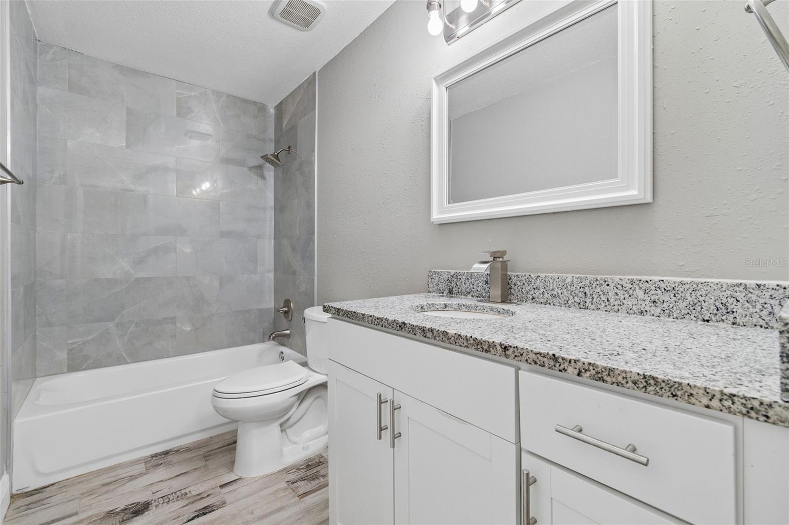 12914 LONGCREST DR — photo 41