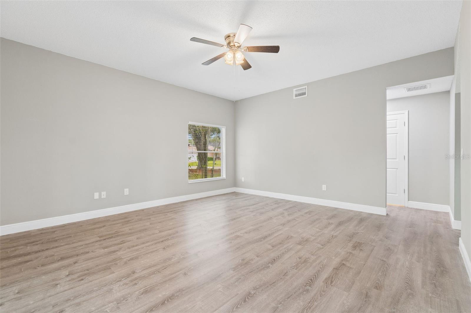 12914 LONGCREST DR — photo 27