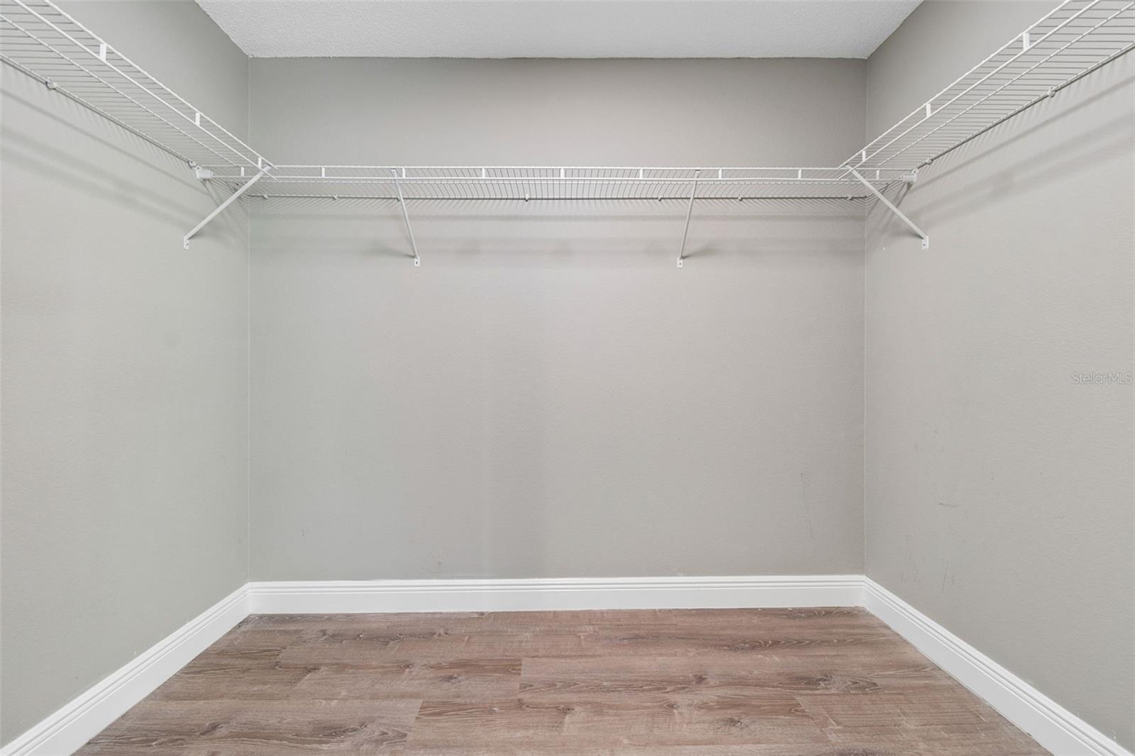 12914 LONGCREST DR — photo 46