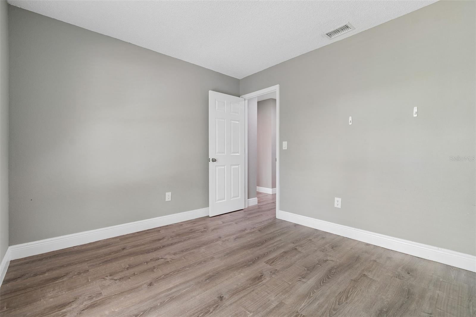 12914 LONGCREST DR — photo 40