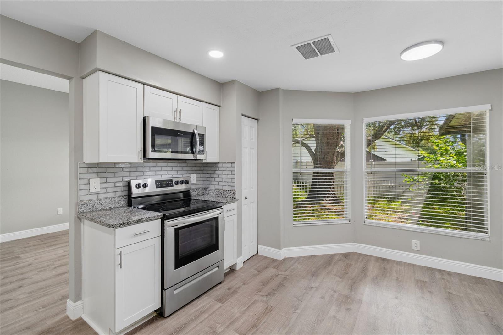 12914 LONGCREST DR — photo 24