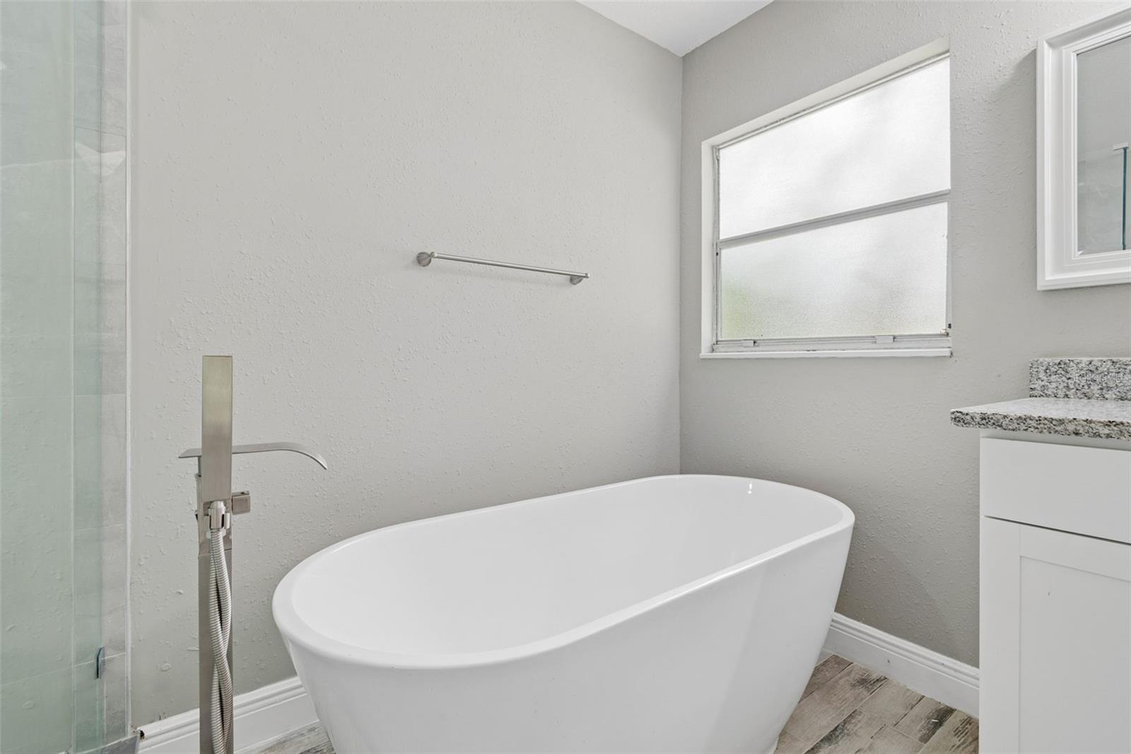 12914 LONGCREST DR — photo 50