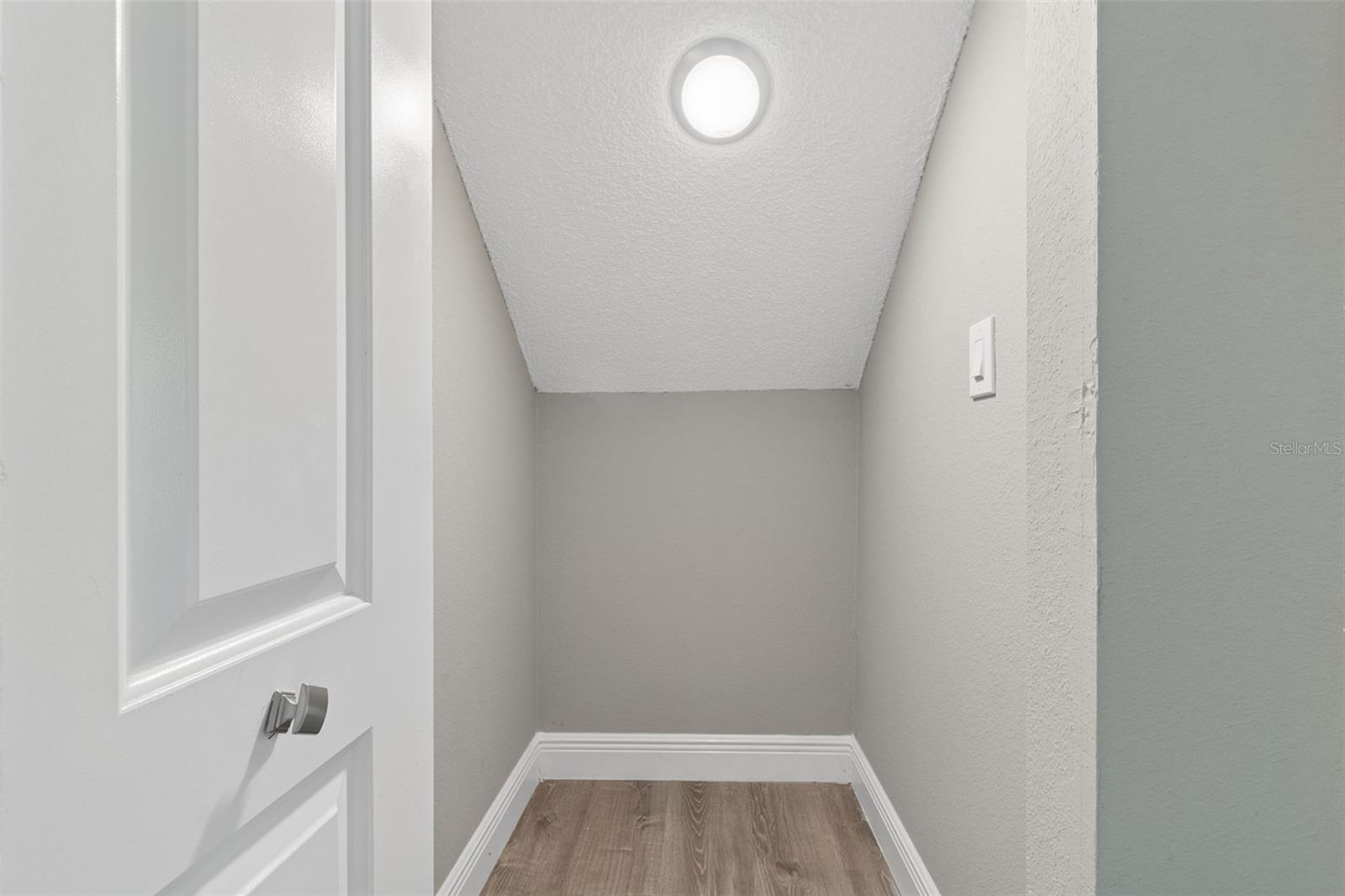 12914 LONGCREST DR — photo 34