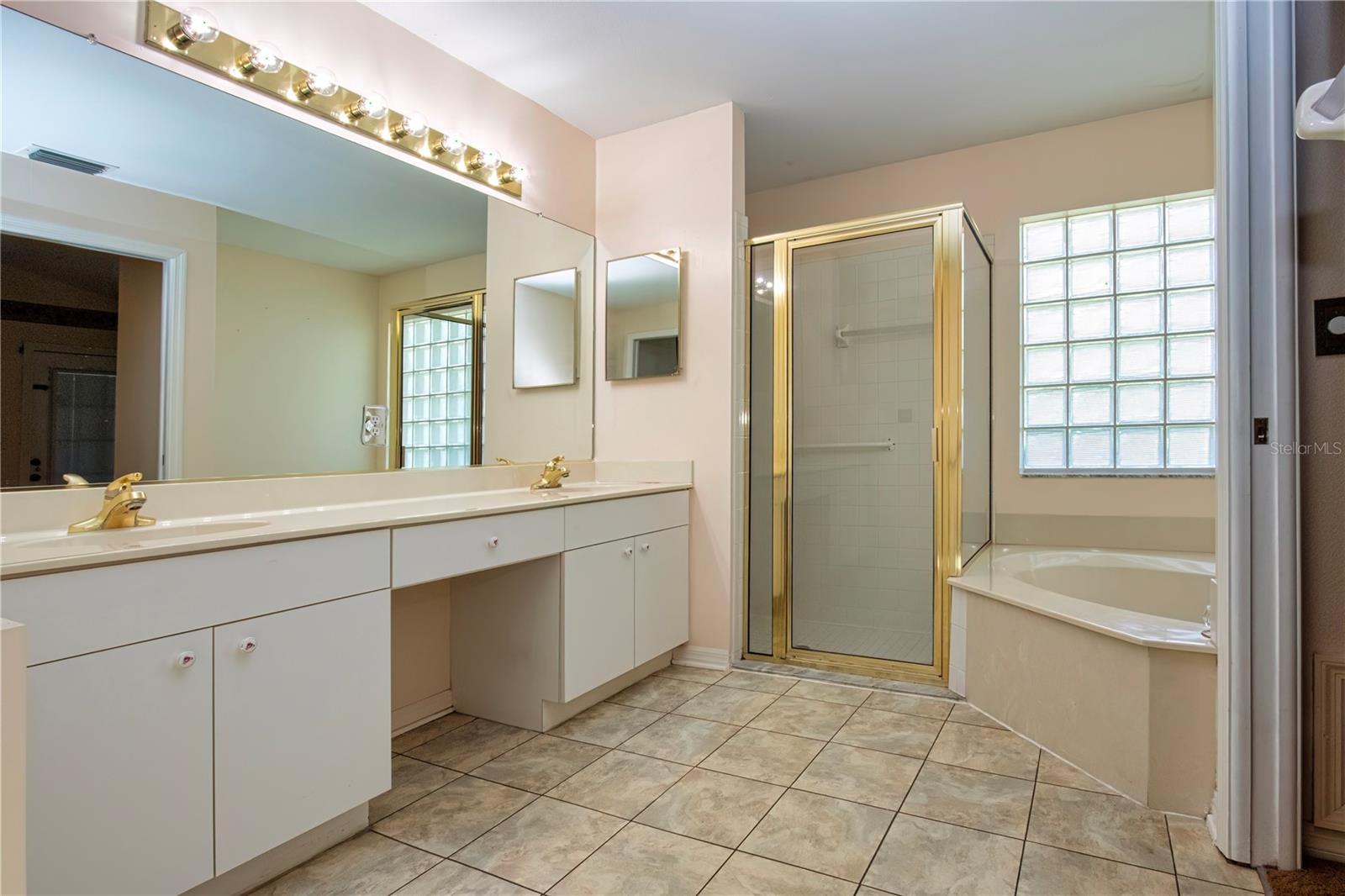 2424 E DEL WEBB BLVD — photo 46