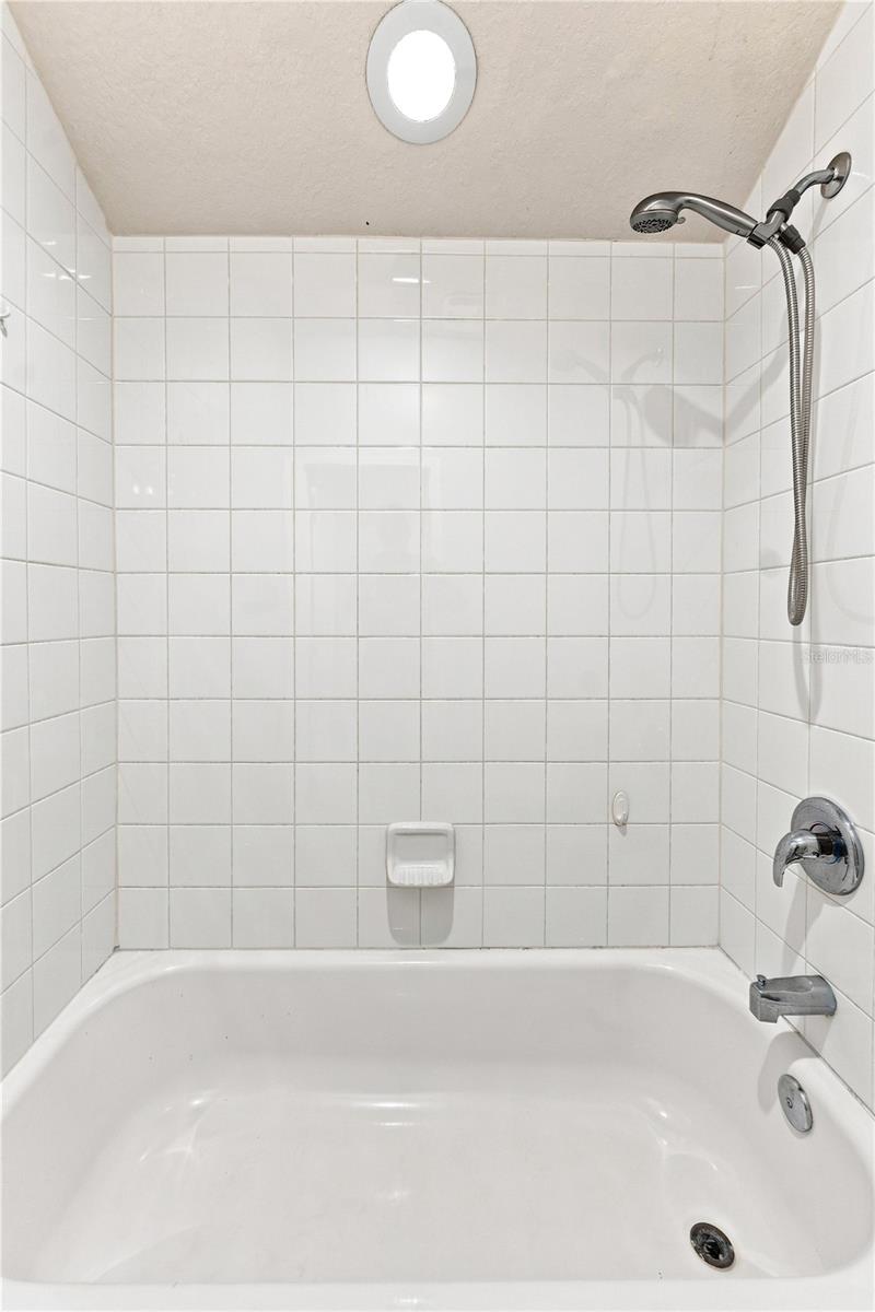 17013 VILESTA DR — photo 31