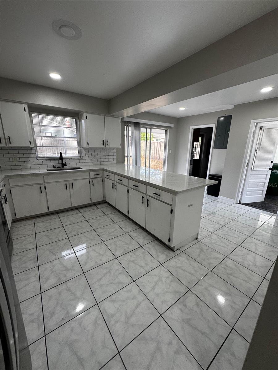 4202 E OKARA RD — photo 13