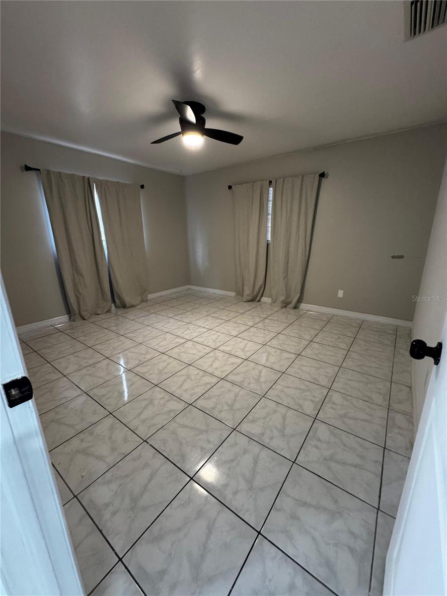 4202 E OKARA RD — photo 5