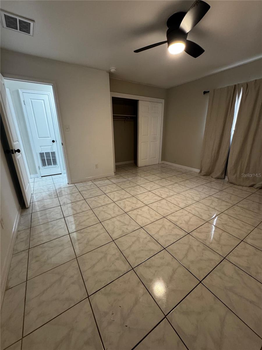 4202 E OKARA RD — photo 4