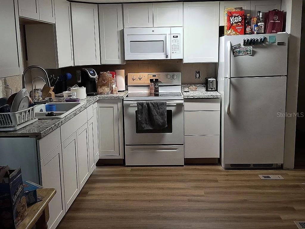 11853 CATON AVE — photo 22