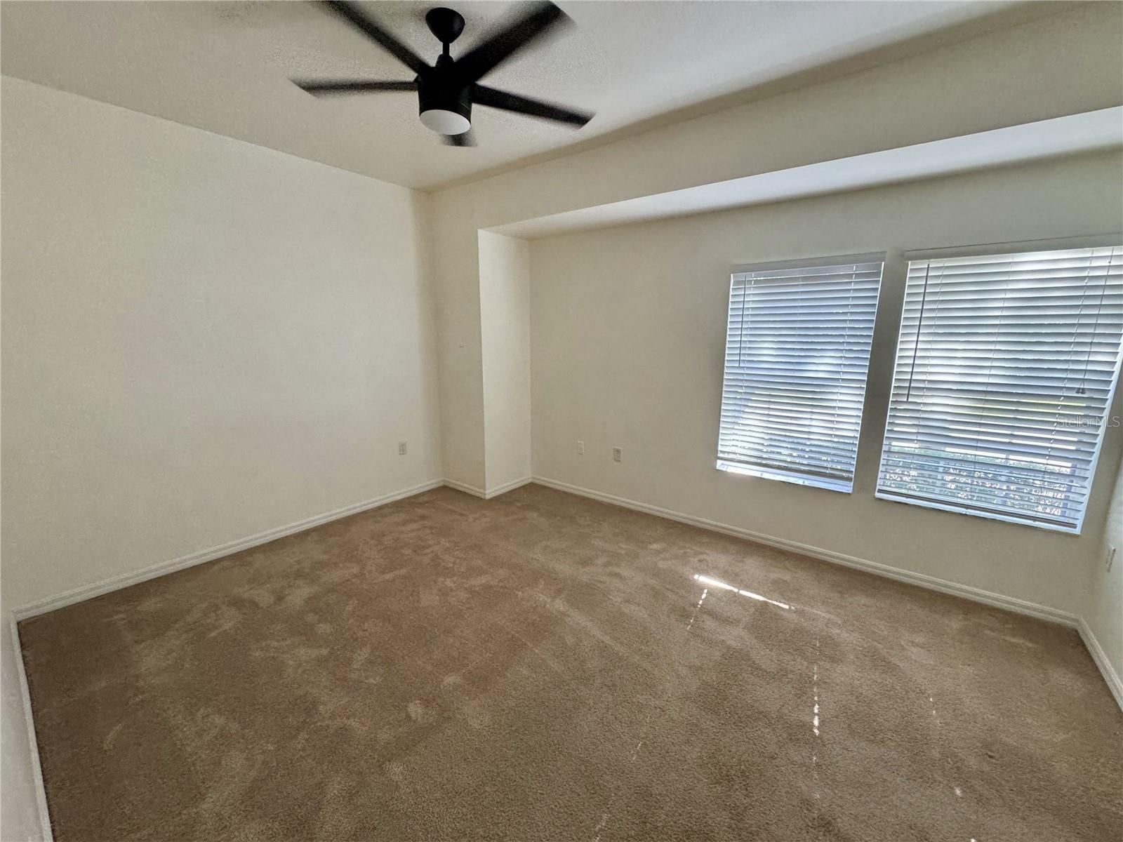 7702 PLANTATION CIR — photo 4
